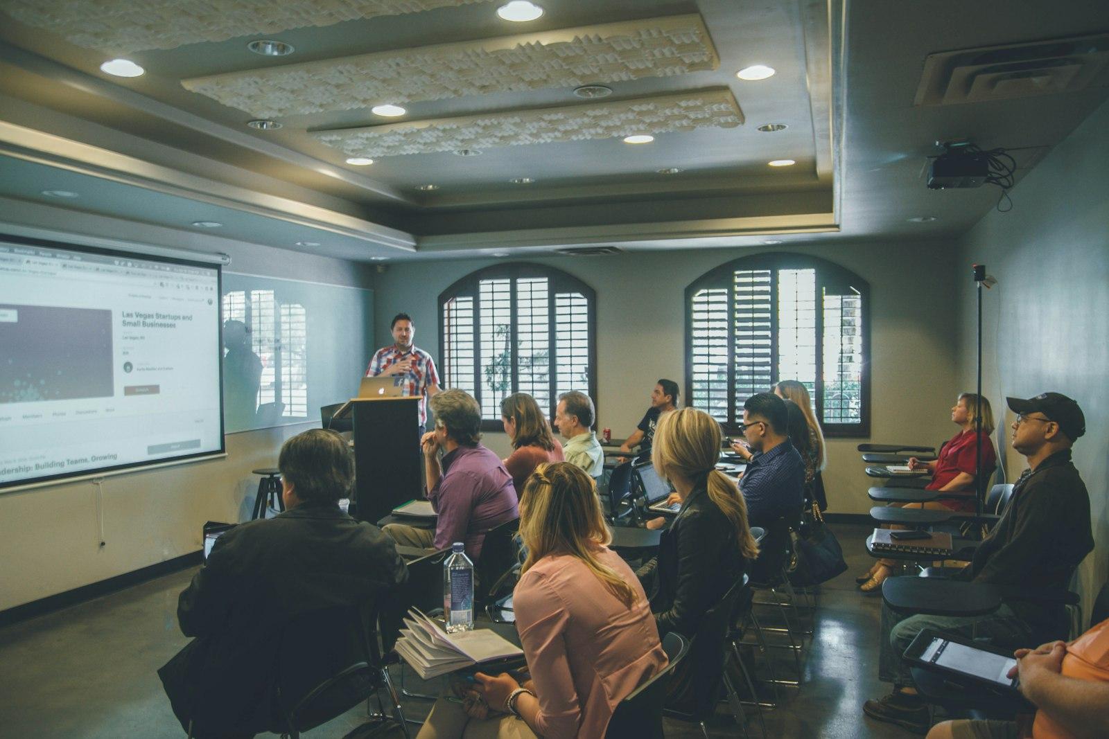 Salle de formation et apprentissage en groupe